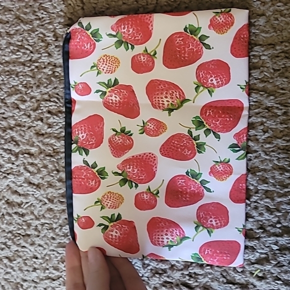 Strawberry purse strawberry kisslock coin purse strawberry keychain and case - Picture 12 of 17